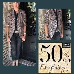 CAbi Animal Print Blazer with Dark Accents. Excellent Condition NWOT Size 8